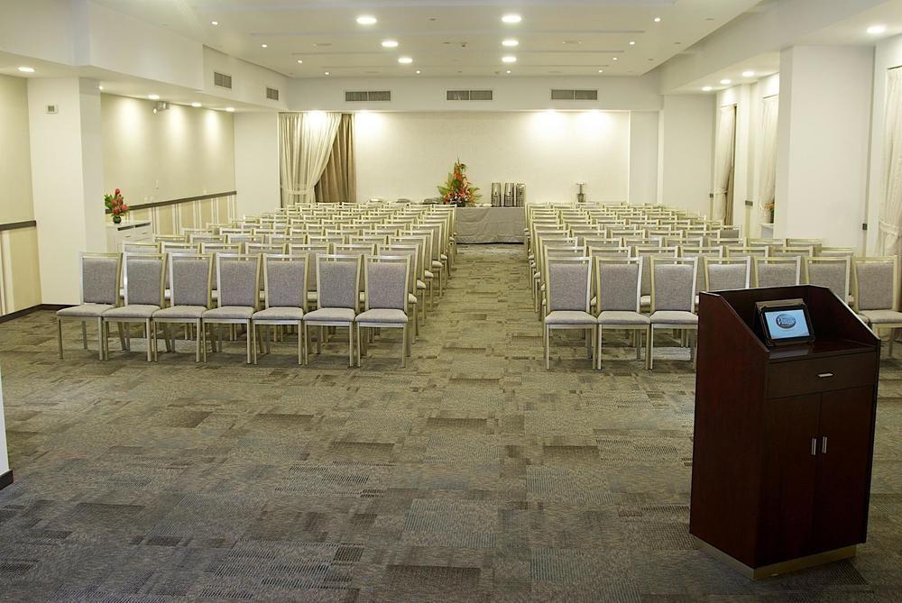 Hotel Altamira Village Каракас Екстериор снимка