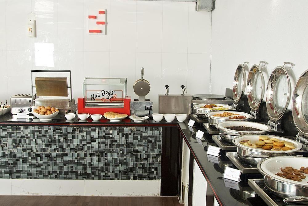 Hotel Altamira Village Каракас Екстериор снимка
